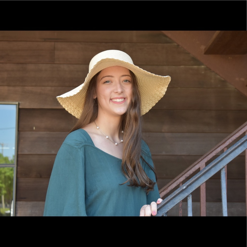 Meet your Posher, Torri